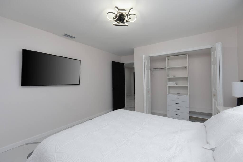 Luxury Style Townhome With Pool - 1 Miles To Bucs Stadium แทมปา ภายนอก รูปภาพ